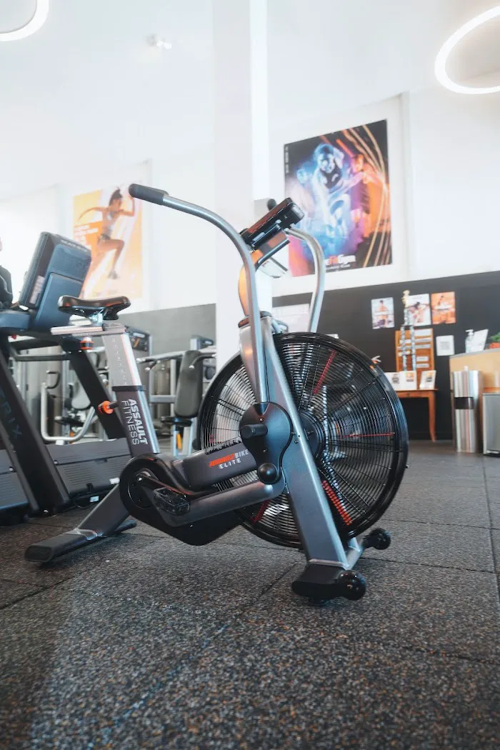 Live Fit Gym • Polk Street 7