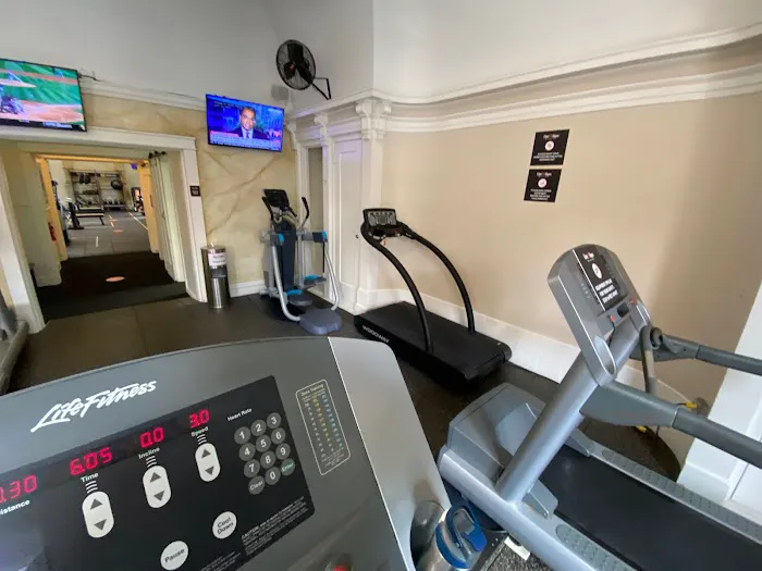 Live Fit Gym • Inner Richmond 3
