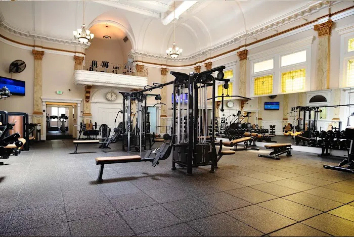 Live Fit Gym • Inner Richmond 4
