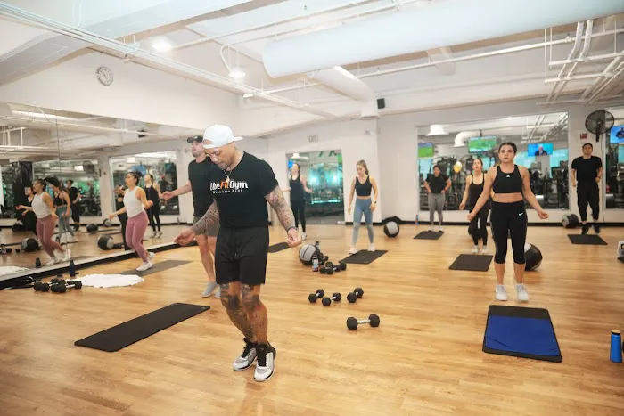 Live Fit Gym • Castro 3