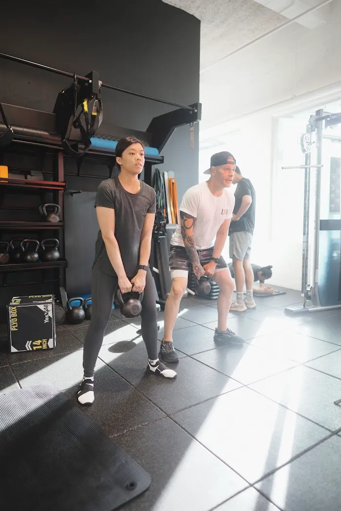 Live Fit Gym • Castro 4