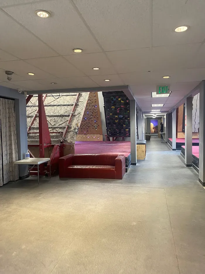 The Front Climbing Club 9