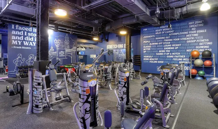 Crunch Fitness - Hoboken 7