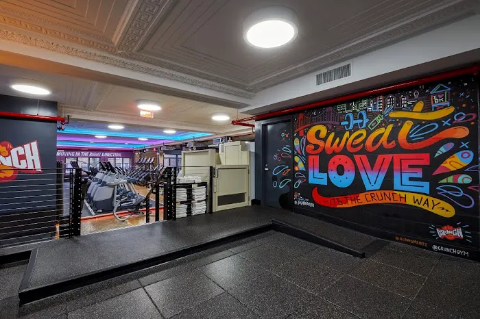 Crunch Fitness - South Slope 6