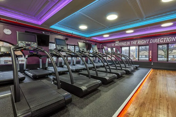 Crunch Fitness - South Slope 7