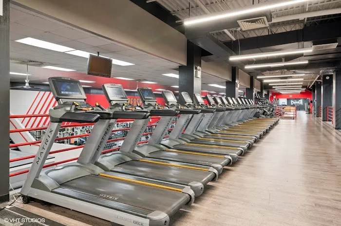 Crunch Fitness - Bensonhurst 4