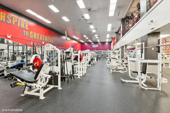 Crunch Fitness - Bensonhurst 6