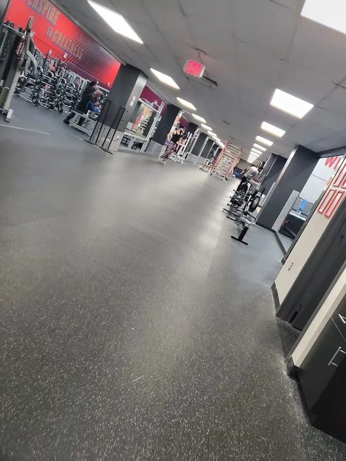 Crunch Fitness - Bensonhurst 5