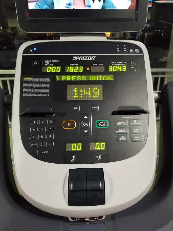 Crunch Fitness - Staten Island 7