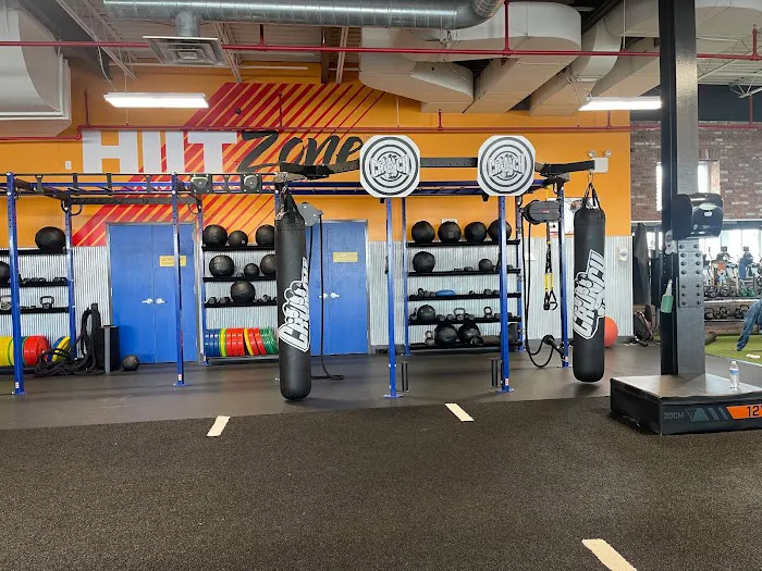 Crunch Fitness - Staten Island 8