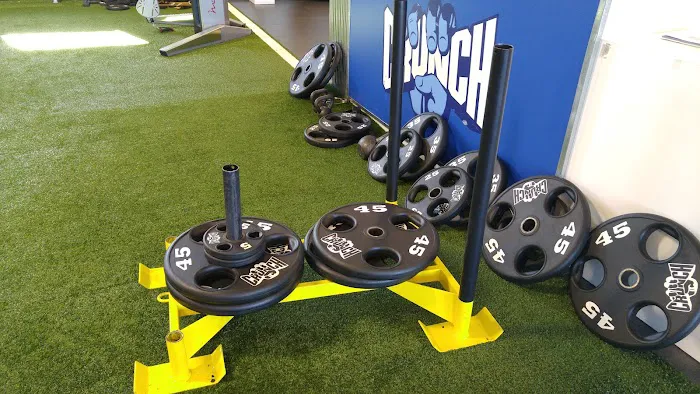 Crunch Fitness - Staten Island 4