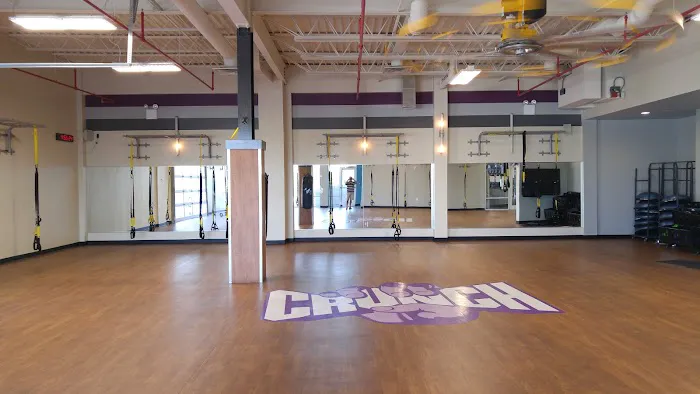 Crunch Fitness - Staten Island 1
