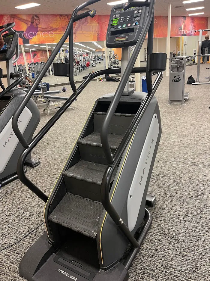 LA Fitness 0