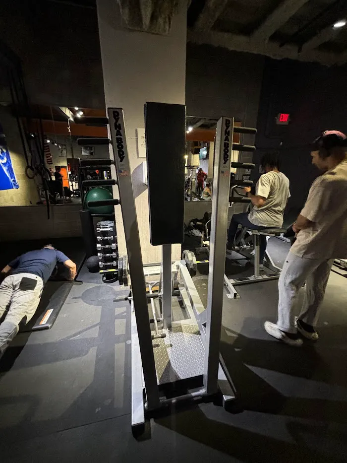 Mid City Gym & Tanning 7