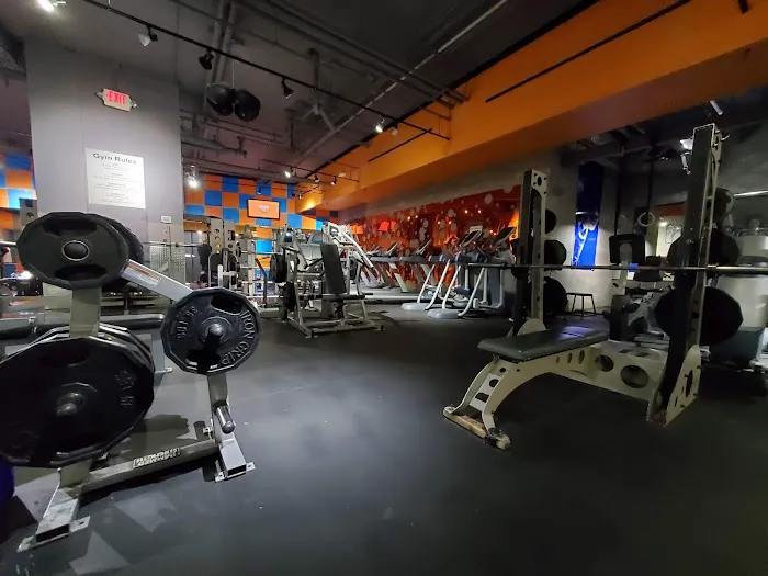 Mid City Gym & Tanning 0