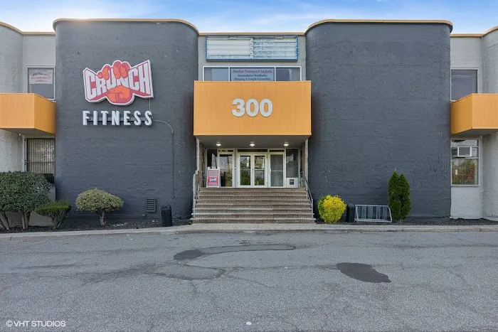 Crunch Fitness - Staten Island South 3