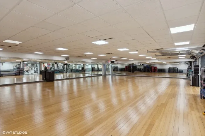 Crunch Fitness - Staten Island South 0