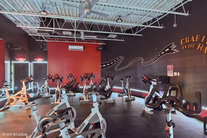 Crunch Fitness - Staten Island South 5