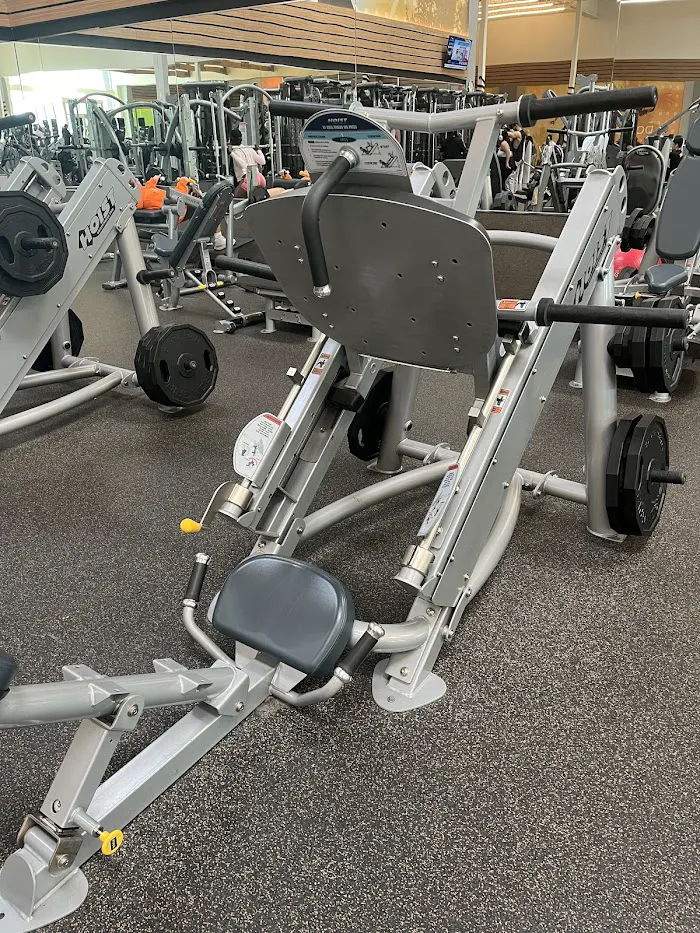 LA Fitness 6