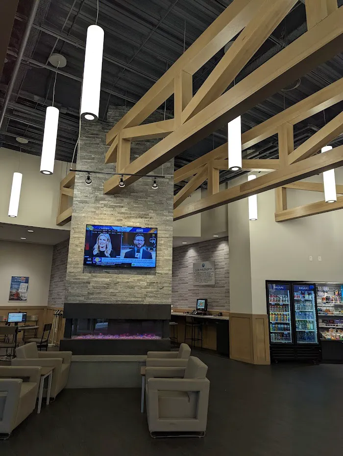 Onelife Fitness - Perimeter Sports Club 9