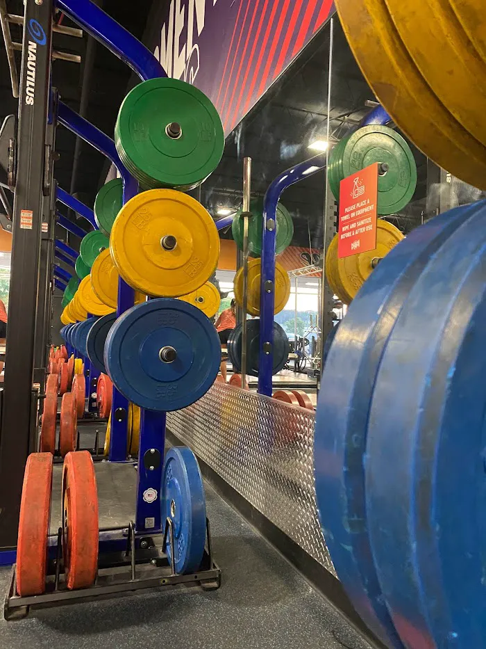 Crunch Fitness - Chamblee 7