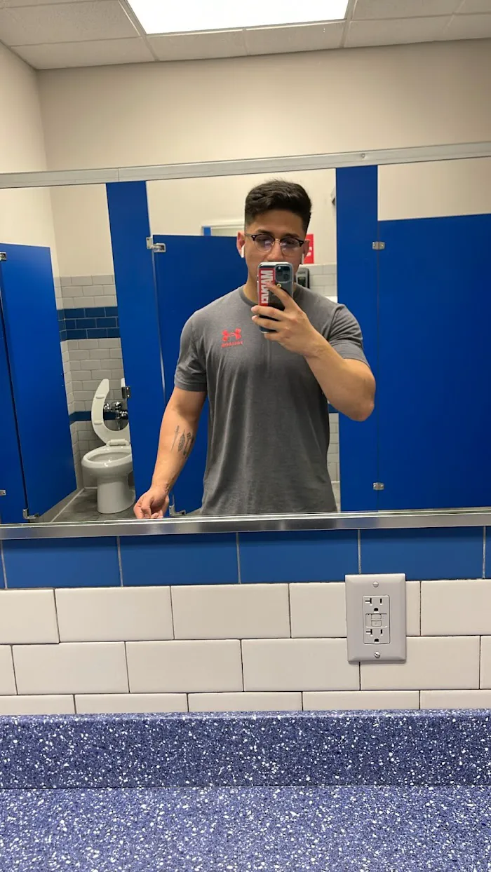 Crunch Fitness - Chamblee 6