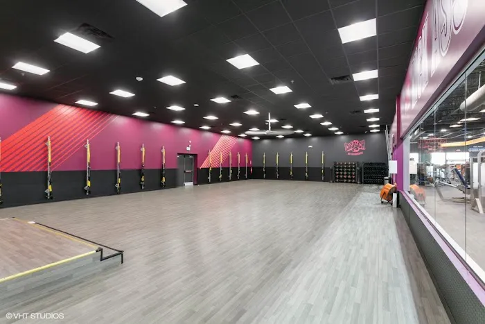 Crunch Fitness - West Cobb 2