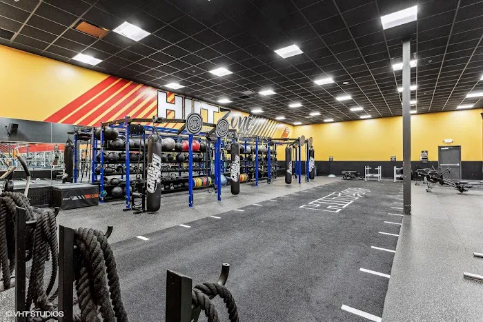 Crunch Fitness - Acworth 1
