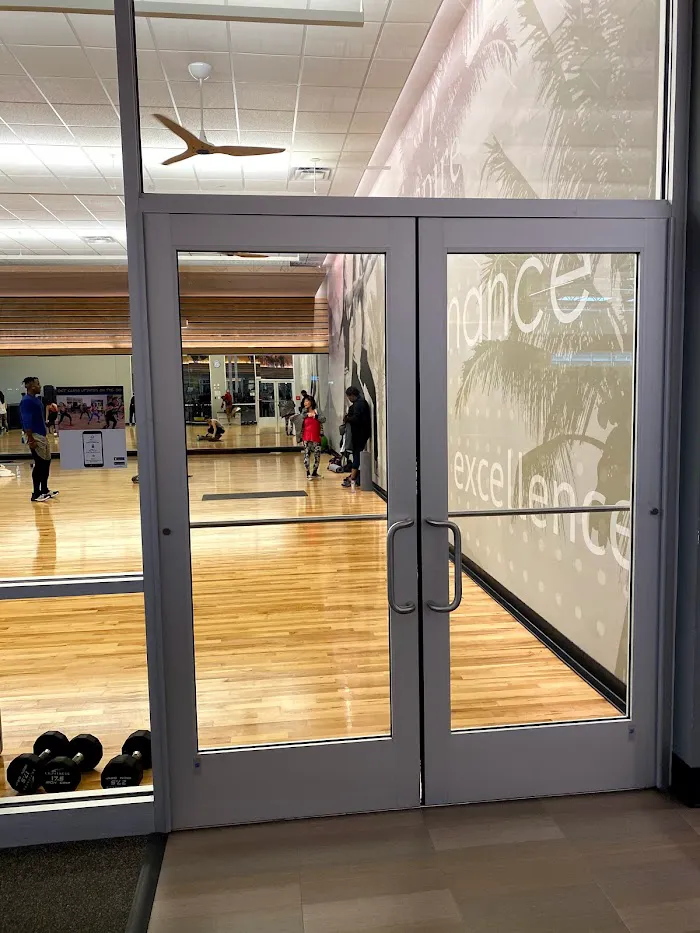 LA Fitness 0