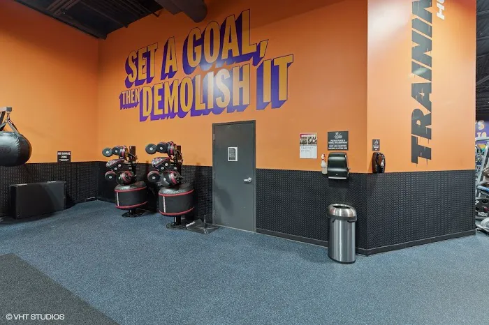 Crunch Fitness - East Cobb 6