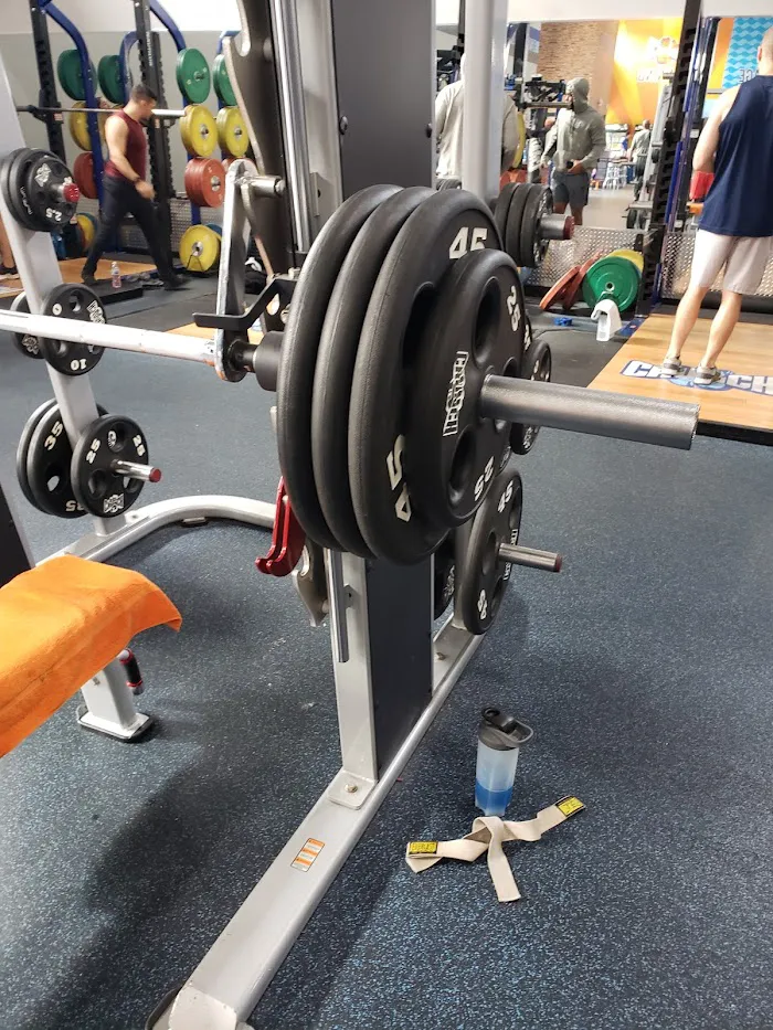 Crunch Fitness - Snellville 8