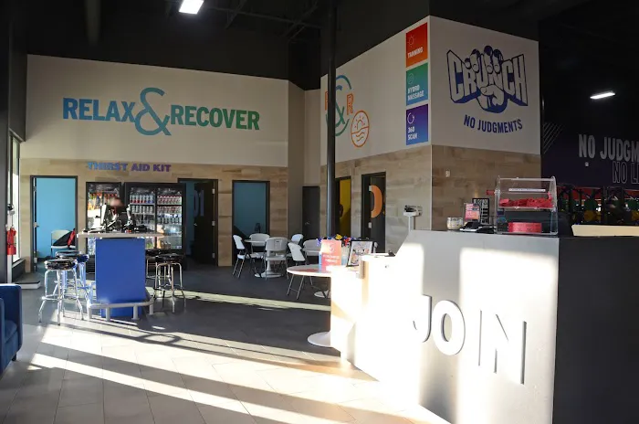 Crunch Fitness - Roswell 4