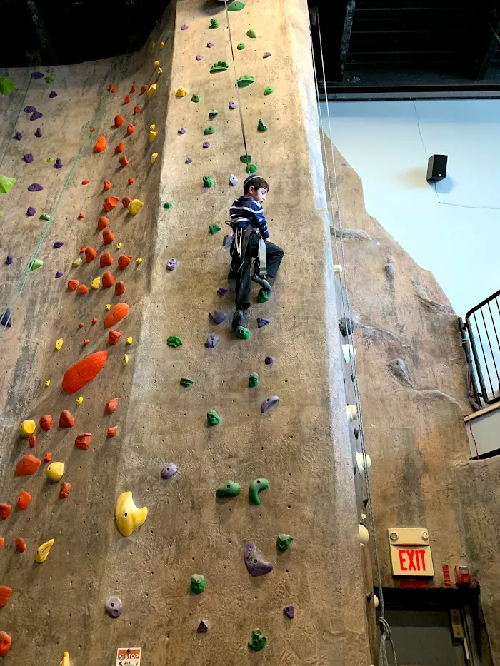 Rock Spot Climbing: Lincoln, RI 7