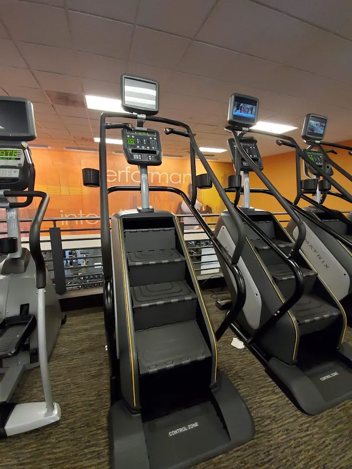 LA Fitness 8