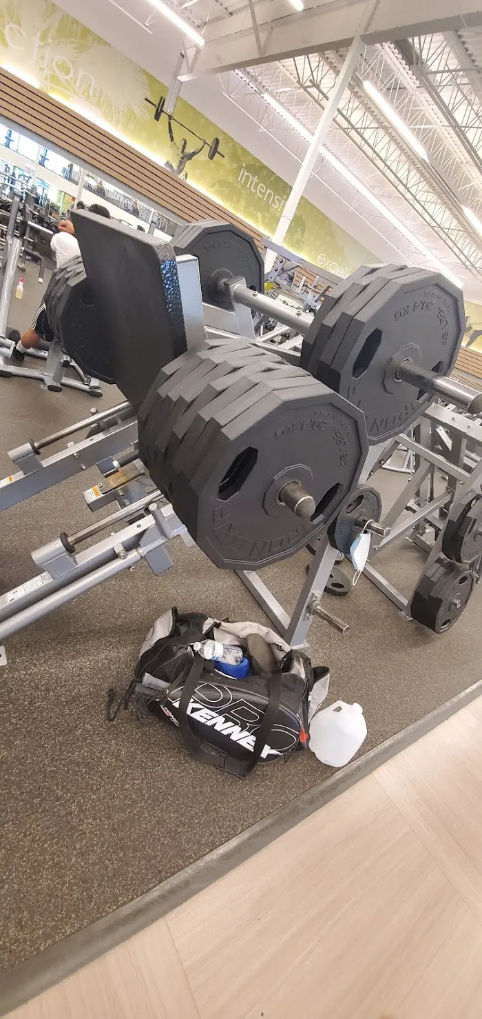 LA Fitness 8