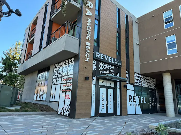 REVEL FIT CLUB 4