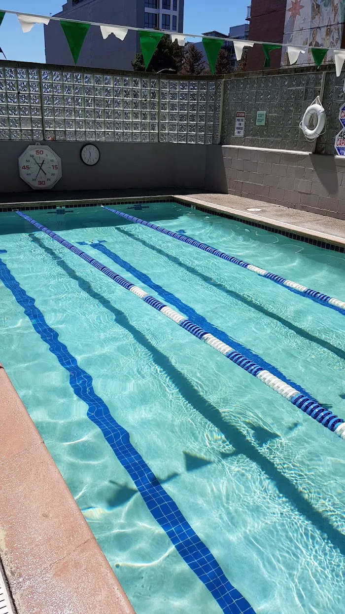 Crunch Fitness - Yerba Buena 5