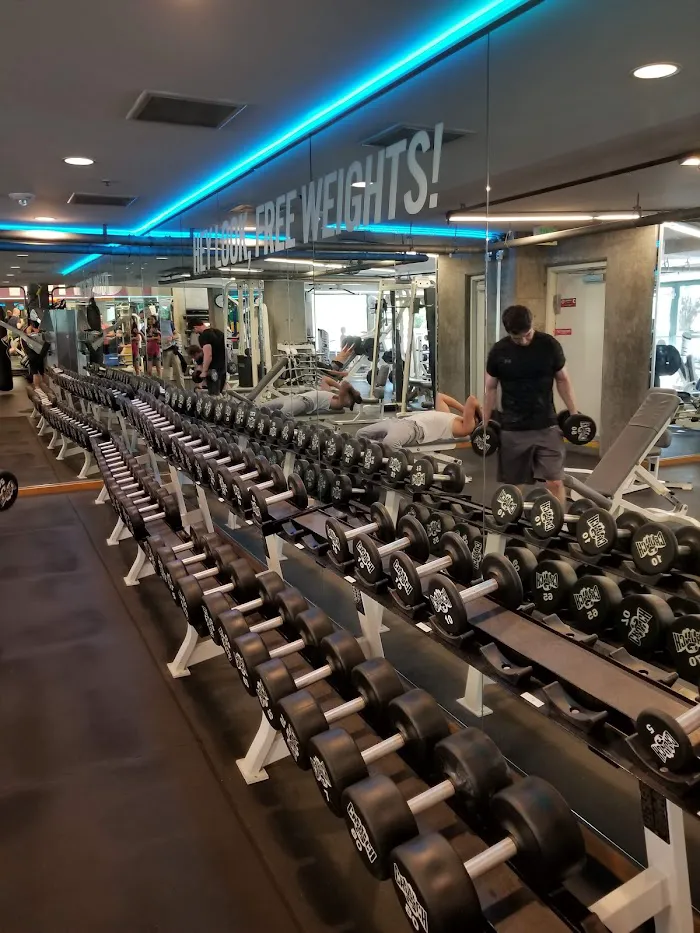 Crunch Fitness - Yerba Buena 0