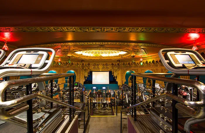 Crunch Fitness - Polk St 6
