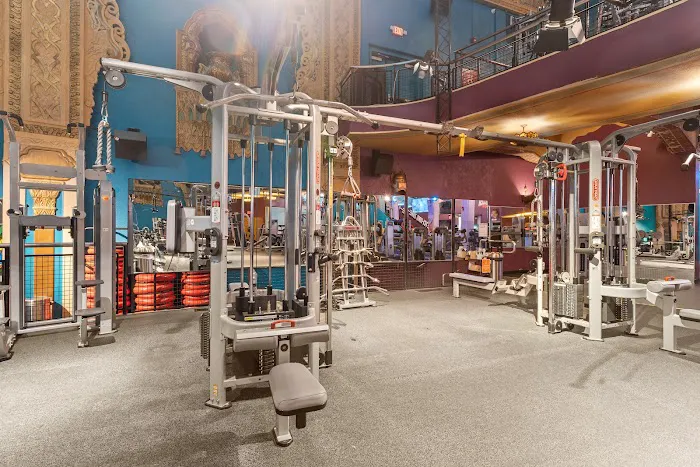 Crunch Fitness - Polk St 4