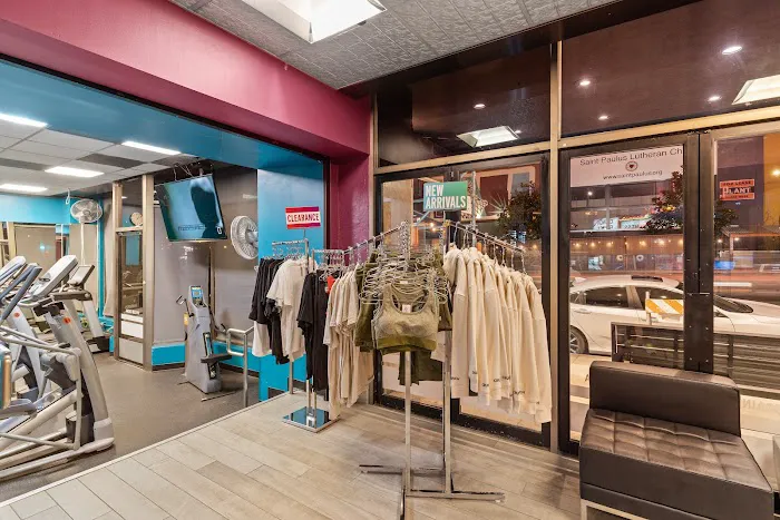 Crunch Fitness - Polk St 1