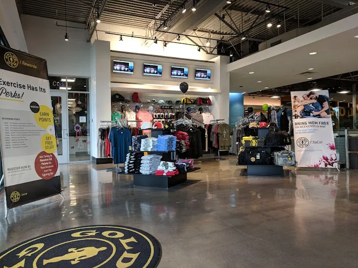 Gold's Gym 8