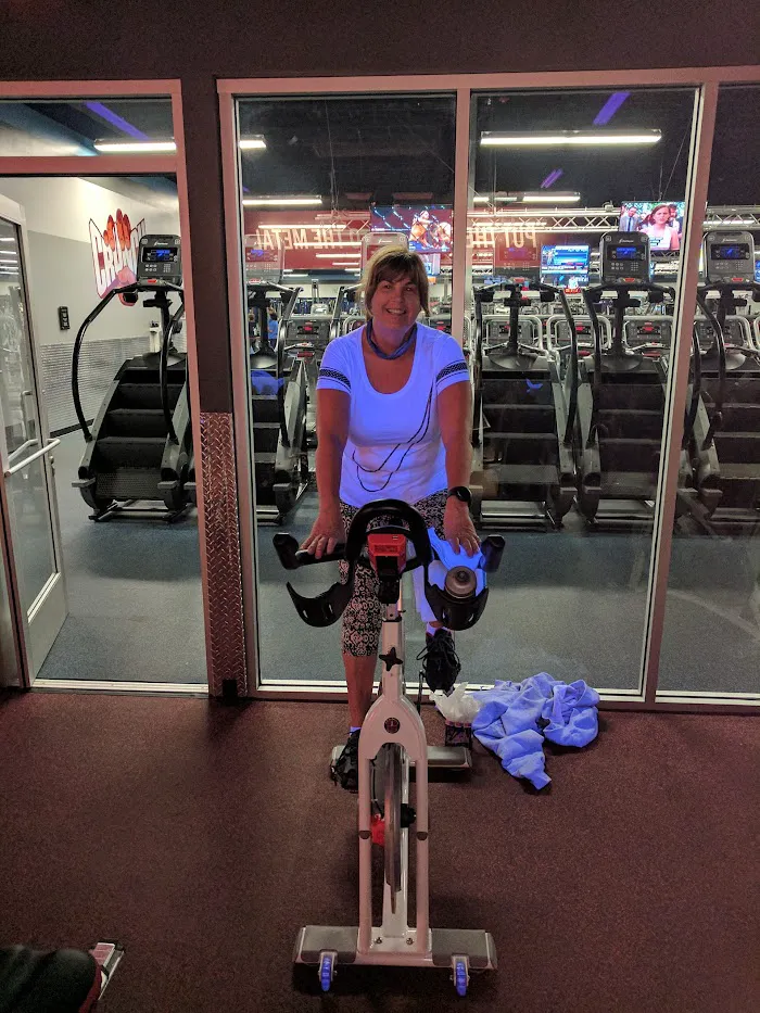 Crunch Fitness - Fountain Valley 3