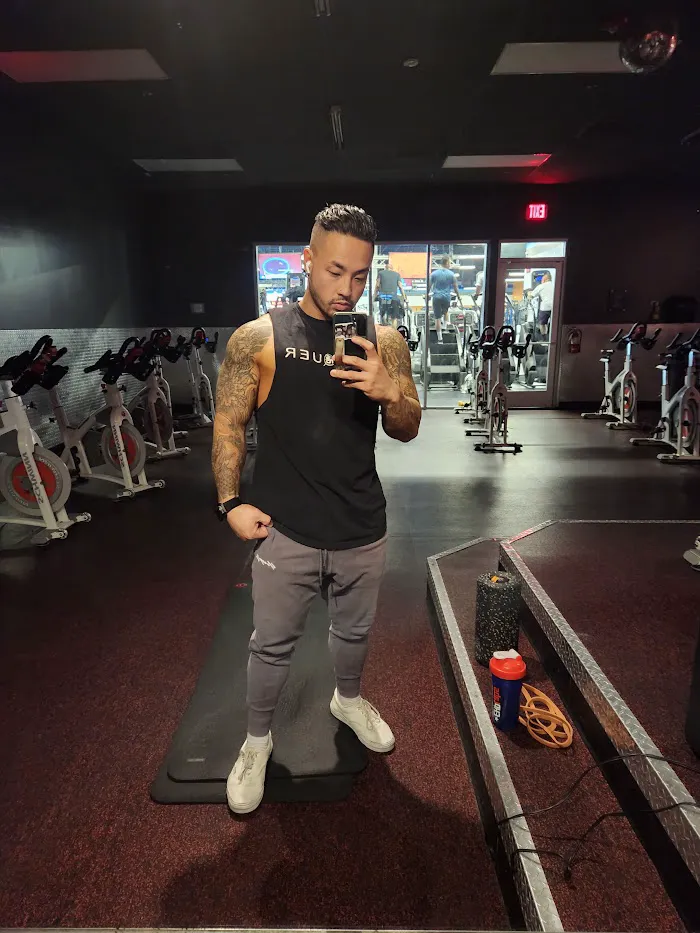 Crunch Fitness - Fountain Valley 9