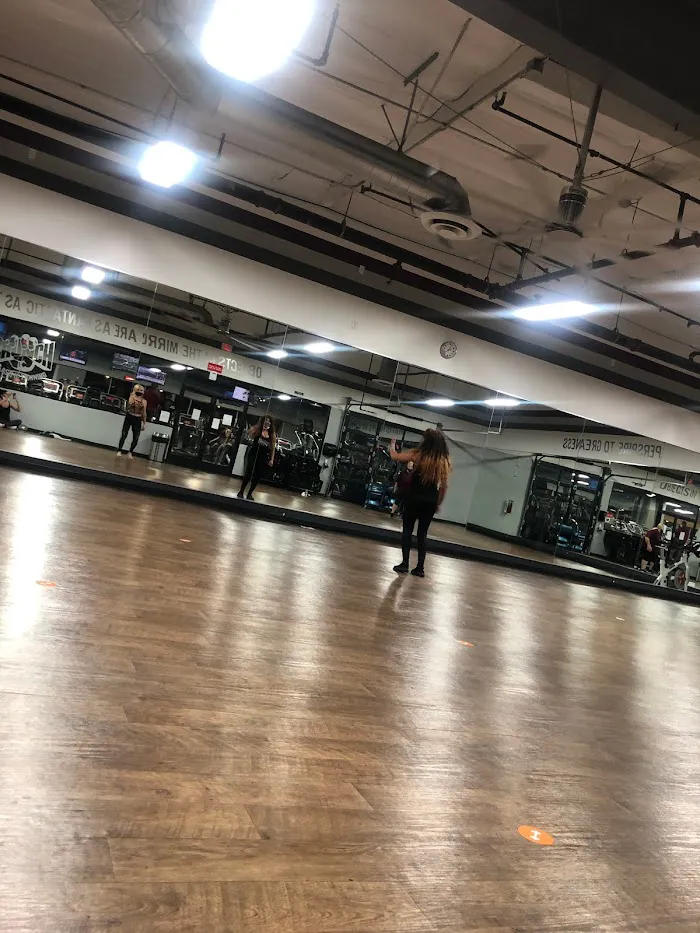 Crunch Fitness - Huntington Beach 4