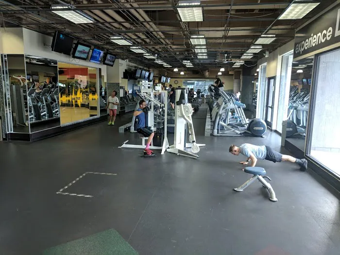 24 Hour Fitness 0