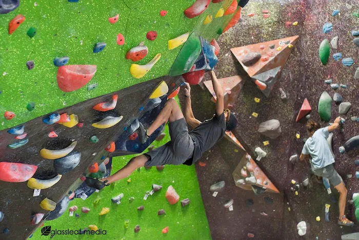 Hangar 18 Indoor Climbing Gym - Mission Viejo 4