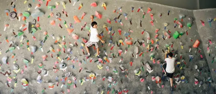 Hangar 18 Indoor Climbing Gym - Mission Viejo 3