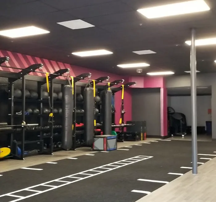 Crunch Fitness - Alameda 1