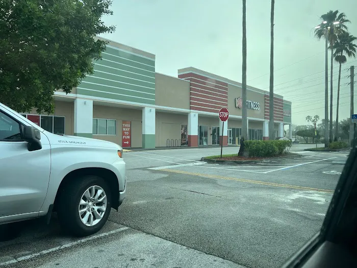 Crunch Fitness - Pembroke Pines 4